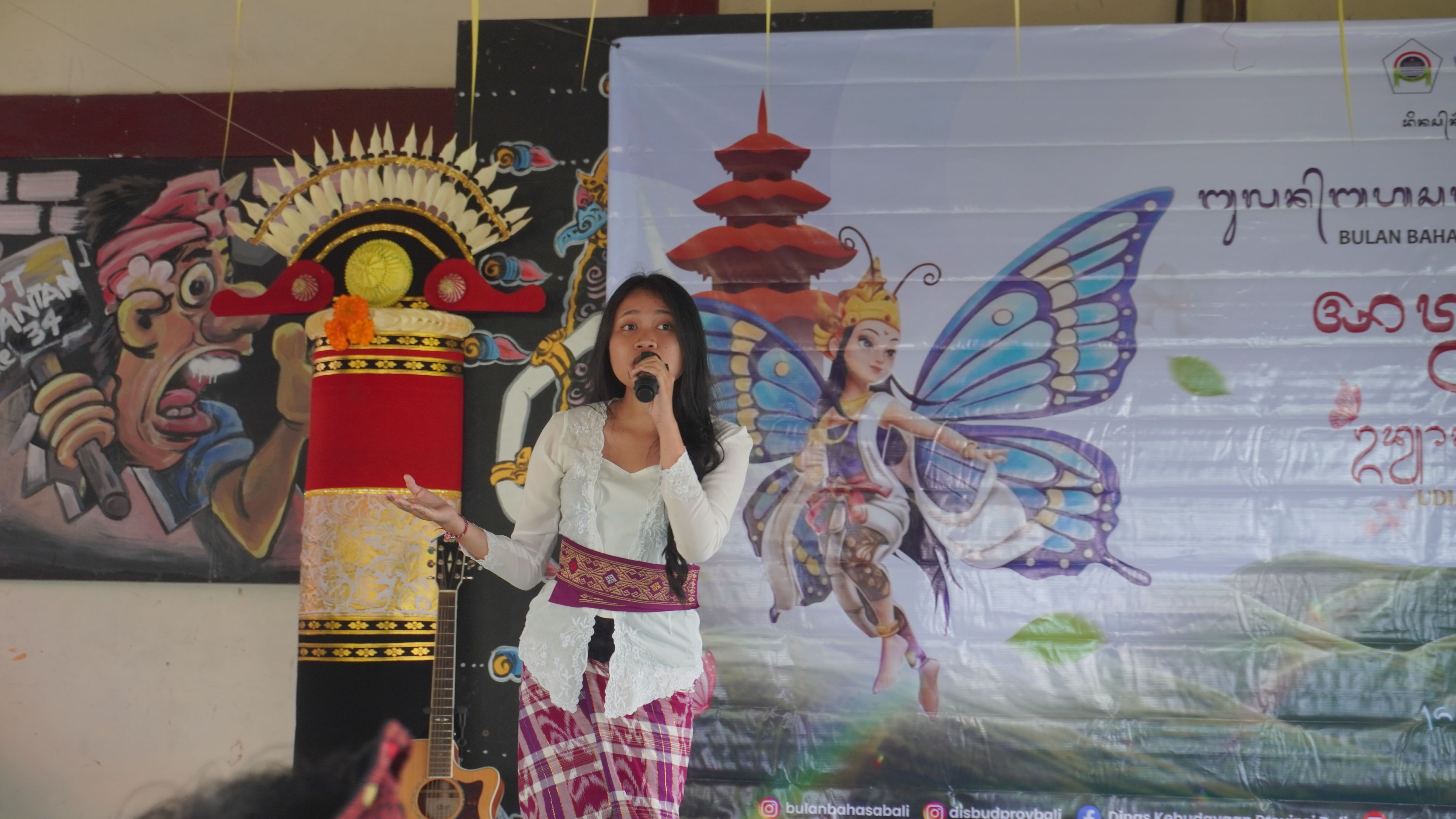 Nuansa Bulan Bahasa Bali dengan Beragam Emosi