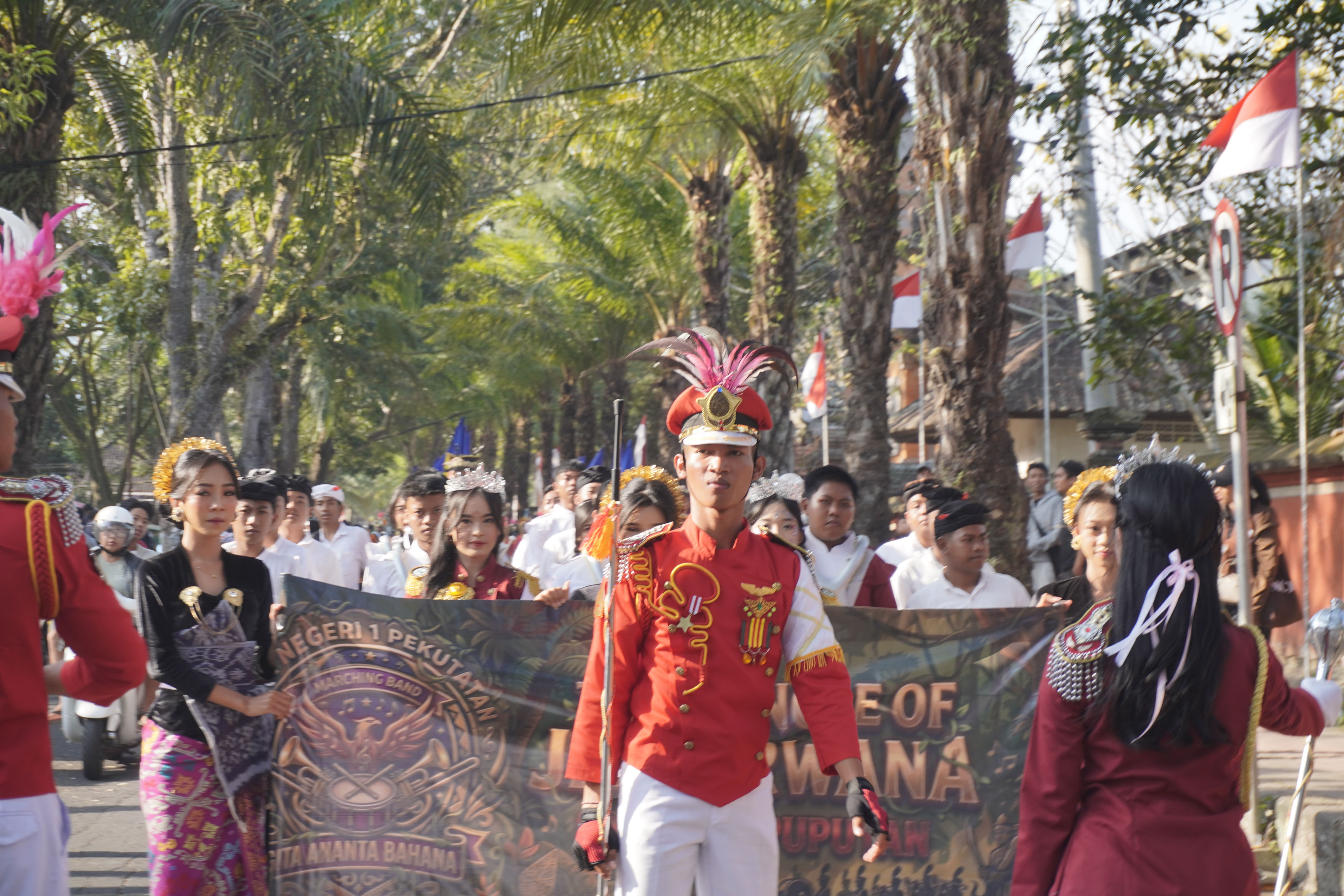 Harmoni Langkah dan Irama Marching Band SMA Negeri 1 Pekutatan
